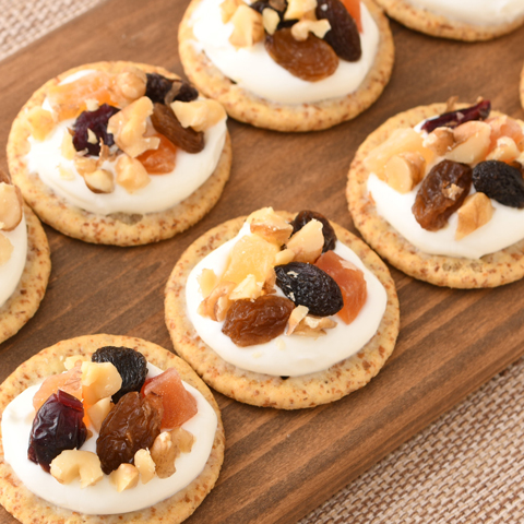 パルテノとドライフルーツのカナッペ