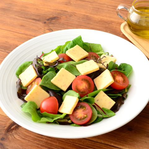 おつまみ切れてるチーズ ピリ辛マグロのサラダ