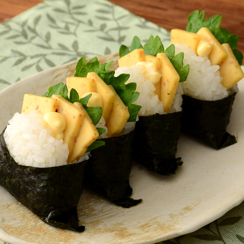 おつまみ切れてるチーズ ピリ辛マグロのはさみおにぎり