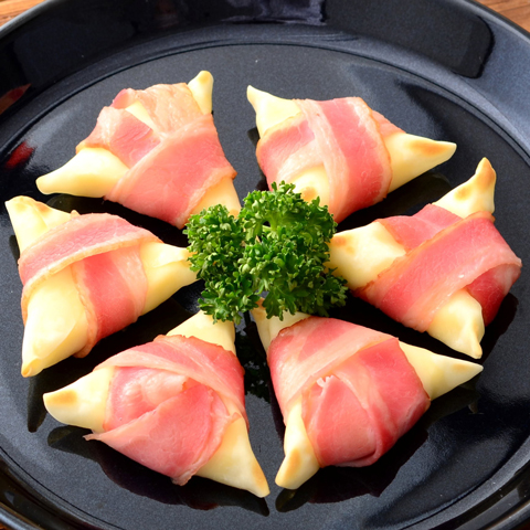 モッツァレラチーズ６Ｐのカリカリベーコン巻き