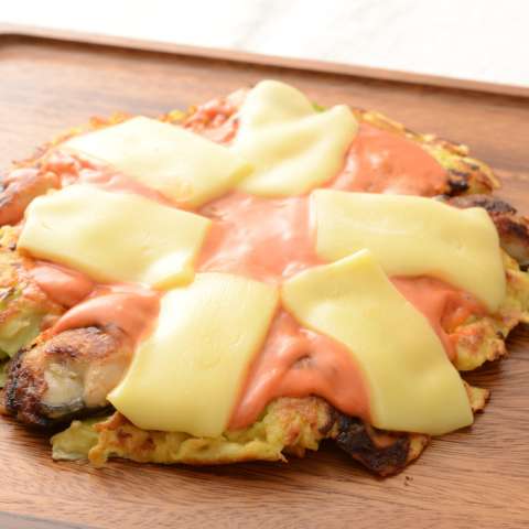 牡蠣とキャベツのプランチャ（お好み焼き）切れてるチーズモッツァレラVer.