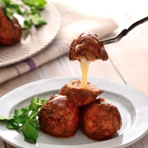 のびーるモッツァレラのひとくちハンバーグ