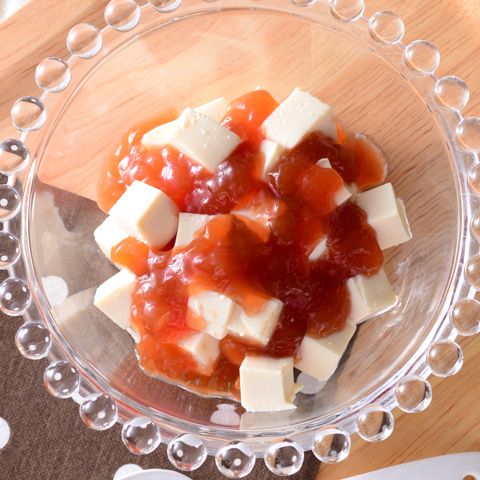 とうふの赤いやさいジュレがけ