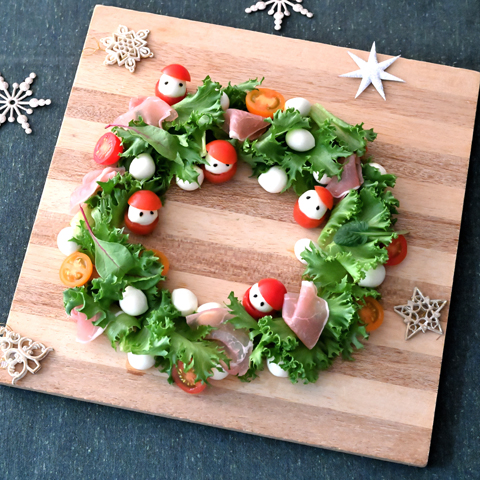 ひとくちモッツァのクリスマスリースサラダ