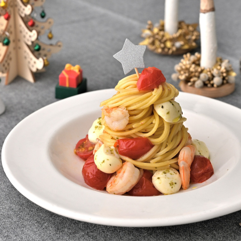 バジルモッツァレラのえびとトマトのパスタ～クリスマスver～