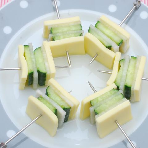切れてるチーズで野菜ミルフィーユ
