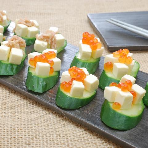 きゅうりとクリームチーズのカナッペ（いくら＆ツナ）