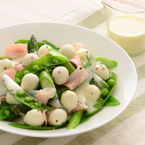 ひとくちモッツァのグリーンサラダ 　ヨーグルトソース